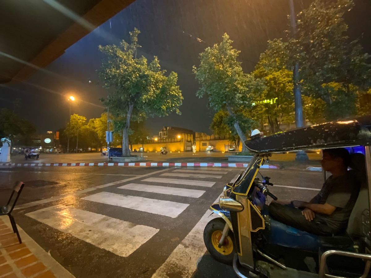 清邁古城塔佩門 | 去趣 chicTrip